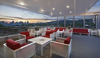 Rooftop deck1
